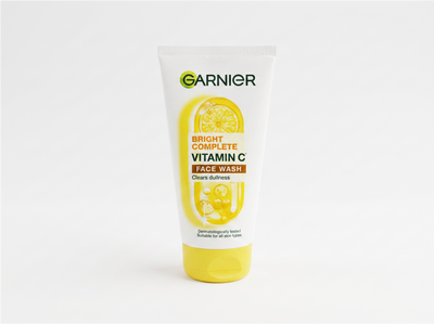 Garnier Bright complete Face Wash